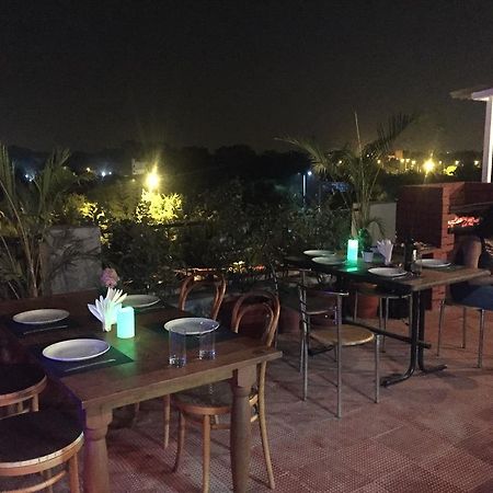 Mykonos Guest House And Spa New Delhi Exterior foto